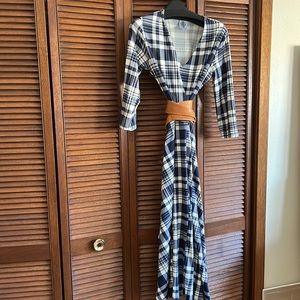 Agnes & Dora size navy & white plaid dress.  Size L